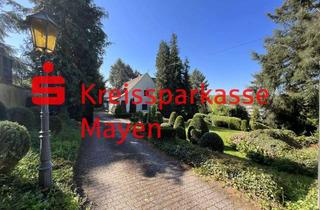 Villa kaufen in 56727 Mayen, Wohnanwesen auf Parkgrundstück mit unverbaubarer Aussicht.