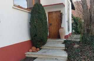 Haus kaufen in Ludwigstraße, 67595 Bechtheim, Immobilie auf großem Grundstück, integrierte Garage, Innenhof und Garten