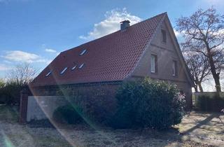 Anlageobjekt in 27639 Dorum, Nordsee-Nähe mit Potenzial: Großzügiges Mehrfamilienhaus mit Nebengelass