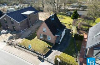 Grundstück zu kaufen in 24146 Elmschenhagen-Süd, Sahnegrundstück mit Altbestand! Ein großes Grundstück erwartet Ihren Neubau!