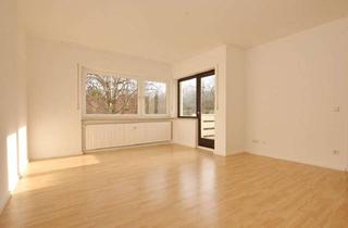 Wohnung kaufen in Kunzendorfstraße, 14165 Zehlendorf, Jetzt einziehen: Lichterfüllte 3-Zimmer-Dachgeschoss-Wohnung mit großer Terrasse & Balkon