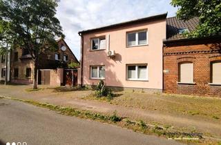 Einfamilienhaus kaufen in Wolfener Straße 30, 06803 Bitterfeld-Wolfen, Einfamilienhaus mit Wintergarten, Carport und hübschen Grundstück in Greppin