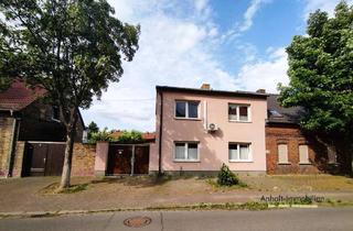Einfamilienhaus kaufen in Wolfener Straße 30, 06803 Bitterfeld-Wolfen, Einfamilienhaus mit Wintergarten, Carport und hübschen Grundstück in Greppin