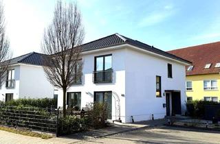 Villa kaufen in Semoyer Weg, 06796 Brehna, Moderne Stadtvilla in bester Lage vor den Toren von Halle und Leipzig (EEK A+ / Baujahr 2022)