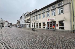 Haus kaufen in 29410 Salzwedel, 8% Rendite - Steigerungspotential - Geschäftshaus im Herzen von Salzwedel - 10-Jahres-Mietvertrag