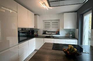 Einfamilienhaus kaufen in 71272 Renningen, Renningen - Einfamilienhaus mit Einliegerwohnung