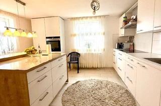 Anlageobjekt in 84307 Eggenfelden, Traumhaftes saniertes Einfamilienhaus in bester Lage: Modernes Wohnen mit freiem Weitblick