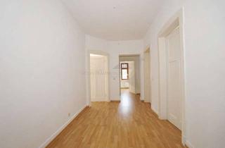 Wohnung mieten in Max-Pechstein-Straße 75, 08056 Zwickau, Romantische 3-Raum-Altbauwohnung mit Einbauküche und charakteristischen Türen