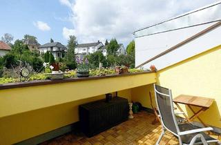 Wohnung mieten in 96450 Coburg, Möblierte 2-Zimmer-Dachgeschosswohnung mit Dachterrasse in ruhiger, zentraler Stadtlage