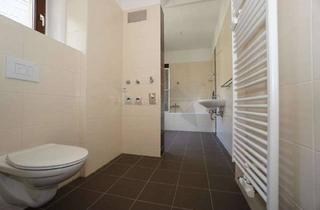 Wohnung mieten in Max-Pechstein-Straße 75, 08056 Zwickau, Zauberhafte Altbauwohnung mit hohen Decken und TOP saniertem Badezimmer in Zwickau