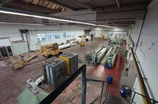 Gewerbeimmobilie mieten in Industriestraße 15-17, 42477 Radevormwald, Halle mit Sozialräumen und Laderampe