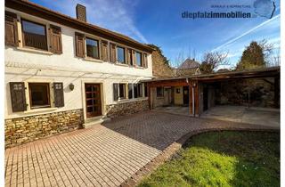 Haus kaufen in Kuhgasse 12, 67283 Obrigheim, Schönes EFH mit 8 ZKB, Hof + 2 Carports + sep. Baugrundstück (ca. 380 m²)