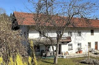Doppelhaushälfte kaufen in 83561 Ramerberg, Große Doppelhaushälfte mit viel Grund aber auch Sanierungsaufwand
