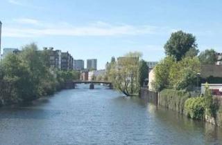 Wohnung kaufen in 20537 Hammerbrook, Mit Wasserblick: Gemütliche 2-Zimmer-Dachgeschosswohnung