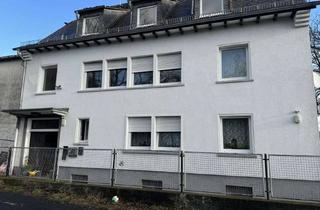 Haus kaufen in 56457 Westerburg, 3 Familienhaus/Büro 255qm Wfl. plus große Lagerhalle 480qm, Vollunterkellert, sehr gute Lage
