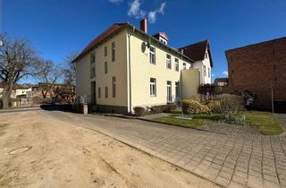 Mehrfamilienhaus kaufen in Am Wall 14a, 17237 Möllenbeck, Mehrfamilienhaus in verkehrsberuhigter Lage - ideal für Kapitalanleger