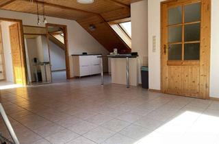 Wohnung mieten in Ellenriederstraße 21, 77749 Hohberg, Modernisierte Wohnung mit drei Zimmern sowie Balkon und Einbauküche in Hohberg