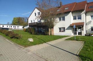 Wohnung kaufen in An Der Kapelle 73, 08538 Heinersgrün, Eigentumswohnung in Heinersgrün, 2 Zimmer Dachgeschoss Wohnung mit Einbauküche offen im Wohnzimmer und PKW - Stellplatz