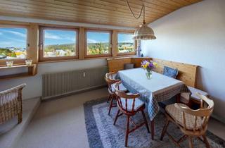 Wohnung kaufen in 78141 Schönwald, Dachgeschosswohnung mit traumhaftem Ausblick