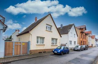 Einfamilienhaus kaufen in 65474 Bischofsheim, *Sanierungsbedürftig mit Anbau- und Ausbaumöglichkeiten* Tageslichtbad, Garage, Schuppen, gr. Garten