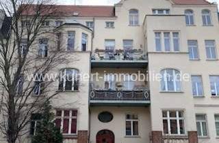 Wohnung kaufen in Martha-Brautzsch-Str. 12, 06108 Nördliche Innenstadt, Bezugsfreie 4-Zimmer-DG-Wohnung am halleschen Paulusviertel mit Balkon und Blick zur Pauluskirche