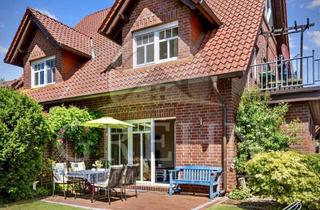 Haus kaufen in Hoppenberg 26, 18374 Zingst, Ein geräumiges Doppelhaus unterteilt in 3 Wohnungen, Saunenlandschaft, Kamin, großer Garten.