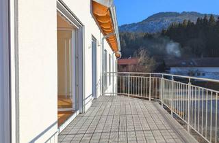 Einfamilienhaus kaufen in Ostfeldstraße 7b, 83670 Bad Heilbrunn, BJ 2024 - ZWEIFAMILIENHAUS MIT DACHTERRASSE, EICHENPARKETT, WÄRMEPUMPE, SÜDWESTGARTEN