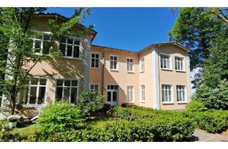 Wohnung kaufen in Vinetastrasse, 17459 Koserow, Schöne Altbauwohnung in bester Lage mit großem Balkon