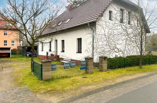 Mehrfamilienhaus kaufen in 16775 Stechlin, Kleines Mehrfamilienhaus-vermietet + Baufläche für Ihr EFH