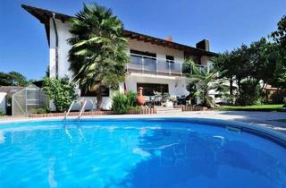 Mehrfamilienhaus kaufen in 77731 Willstätt, Exklusives Mehrfamilienhaus mit großzügigem Platzangebot, Garten und Pool in ruhiger Lage