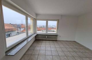 Wohnung mieten in 66953 Stadtmitte, Frisch renovierte 2-ZKB-Dachgeschosswohnung mit Balkon & Ausblick