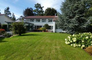 Villa kaufen in 70839 Gerlingen, Traumvilla mit Schwimmhalle, Sauna, Aufzug, 2 Garagen, Parkgarten, Toplage Gerlingen-Waldsiedlung