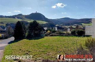 Grundstück zu kaufen in 56651 Niederdürenbach, Sonnengrundstück mit traumhaftem Burgblick