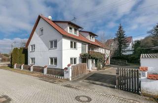 Bauernhaus kaufen in 89297 Roggenburg, Reizendes Bauernhaus mit Scheune, Hof und zwei separaten Wohneinheiten