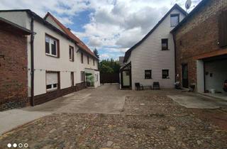 Haus kaufen in Alte Leipziger Straße 14, 06766 Bobbau, 2 Häuser - 3 Seitenhof mit großem Grundstück & Garagen & Pool