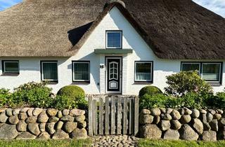 Haus kaufen in 25836 Katharinenheerd, Landleben mit Platz für Mee(h)r Generationen – Wohnen, Vermieten und Erholen unter Reet!