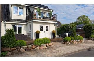 Doppelhaushälfte kaufen in 23669 Timmendorfer Strand, Timmendorfer Strand - Kernsanierte attraktive Doppelhaushälfte mit möglicher Einliegerwohnung und Bauplatz