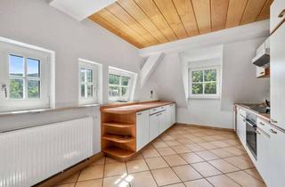 Wohnung kaufen in 72510 Stetten, Freies Denkmaljuwel: hübsche große 2-Zimmer-Dachgeschosswohnung mit Galerie