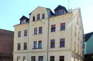 Wohnung kaufen in Auerbacher Straße 40, 08107 Kirchberg, Modernisierte 2-Raum-Wohnung mit Balkon! Denkmalschutz! Leerstehend!