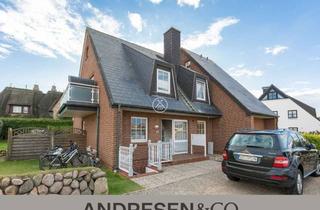 Wohnung kaufen in 25996 Wenningstedt-Braderup, Stilvolle Dachgeschoss-Wohnung mit Balkon in Strandnähe von Wenningstedt