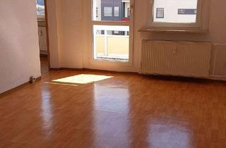 Wohnung mieten in Keplerstraße 17, 08248 Klingenthal, Helle 3-Raum-Wohnung im Erdgeschoss mit XXL-Balkon!