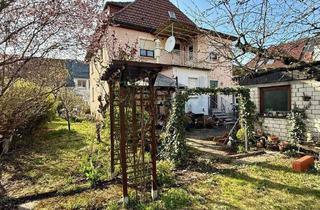 Haus kaufen in 74348 Lauffen, 2-Familienhaus mit ausgebautem Dachgeschoss, Doppelgarage, Gewölbekeller uvm. in 74348 Lauffen!