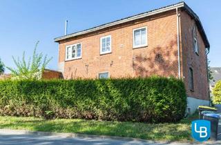 Haus kaufen in 23701 Süsel, Zum wachküssen: Historische Meierei mit Ausbaupotenzial und Baugrundstück