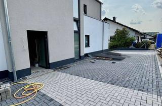 Wohnung kaufen in 56305 Puderbach, PROVISIONSFREIE* 4-Zimmer Eigentumswohnung im Erdgeschoss mit Balkon zur Sonnenseite