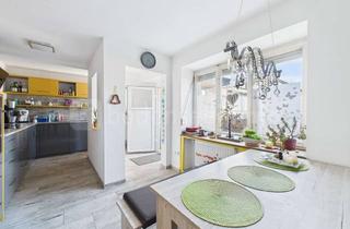 Doppelhaushälfte kaufen in 78259 Mühlhausen-Ehingen, Charmante Doppelhaushälfte mit Garten, Terrasse und viel Potenzial in zentraler Lage von Mühlhausen