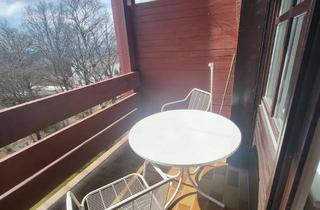 Wohnung kaufen in Am Brunnenplatzl, 94086 Bad Griesbach, Imposante Dachgeschosswohnung mit freiem Blick in den Süden und zur Wohlfühltherme !!!