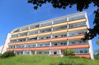 Wohnung mieten in Julius-Mosen-Straße, 08468 Reichenbach, Hell sanierte 3-Raum-Wohnung mit geräumiger Loggia sucht neue Mieter