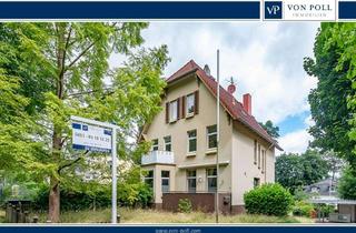 Villa kaufen in 23611 Bad Schwartau, Villa mit 2 freien Parteien, mehreren Balkonen & Carport in begehrter Wohnlage