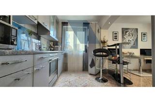 Wohnung kaufen in 75177 Nordstadt, Von zwei zu einem: Großzügige 3,5-Zimmer-Wohnung mit Wintergarten und Gartenparadies