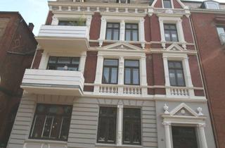 Wohnung mieten in Holstenstr. 36, 24534 Innenstadt, ALTBAUWOHNUNG IN ZENTRALER, GRÜNER LAGE (RÖMBKE IMMOBILIEN KG)